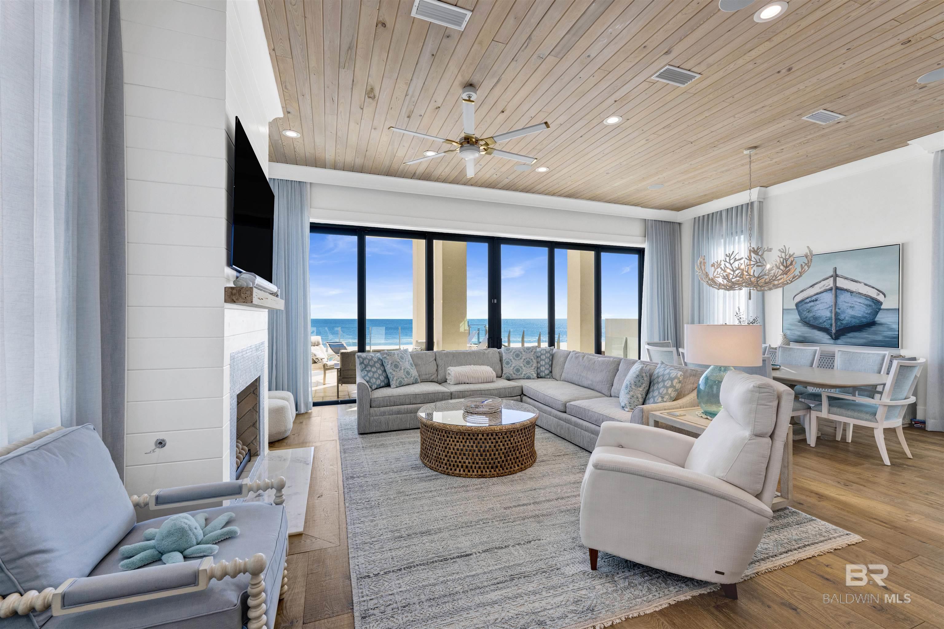 Image 3: Living Room