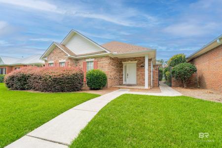 208 Hawthorne Circle