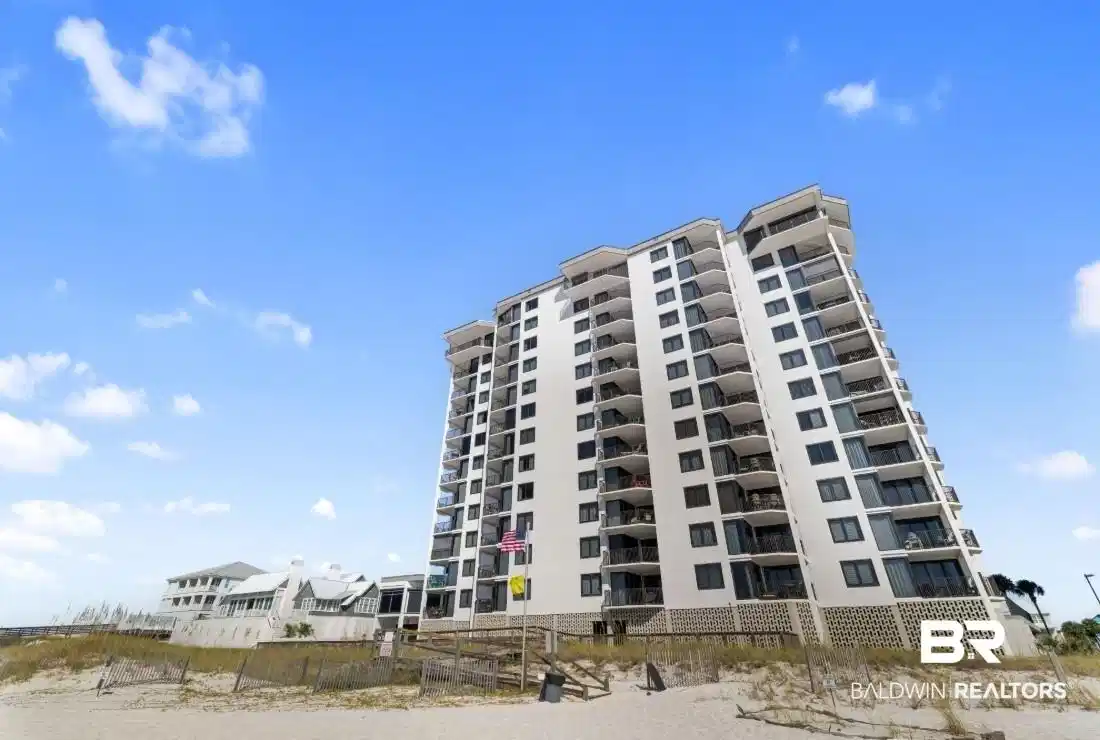 Image 1: View of apartment building / complex