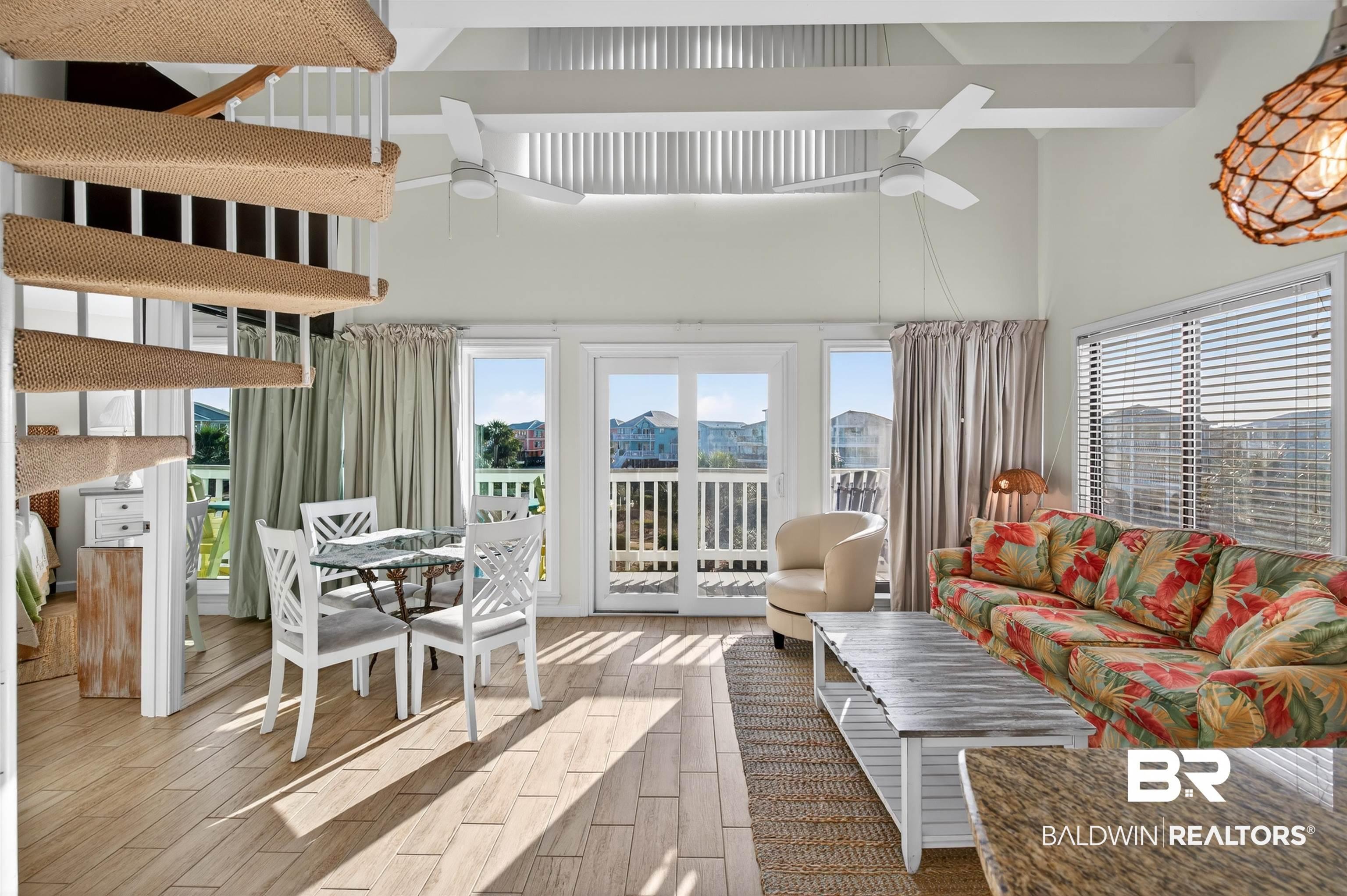 Image 4: View of sunroom / solarium