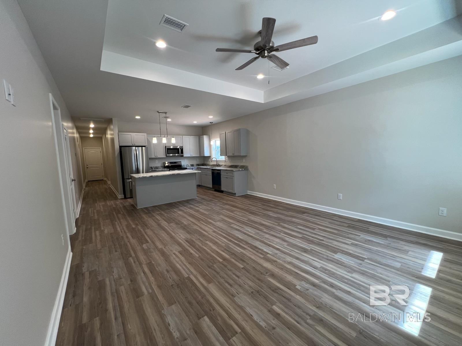 Image 3: Living Room