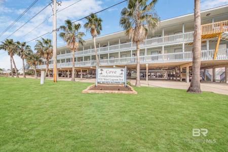 920 W Lagoon Avenue