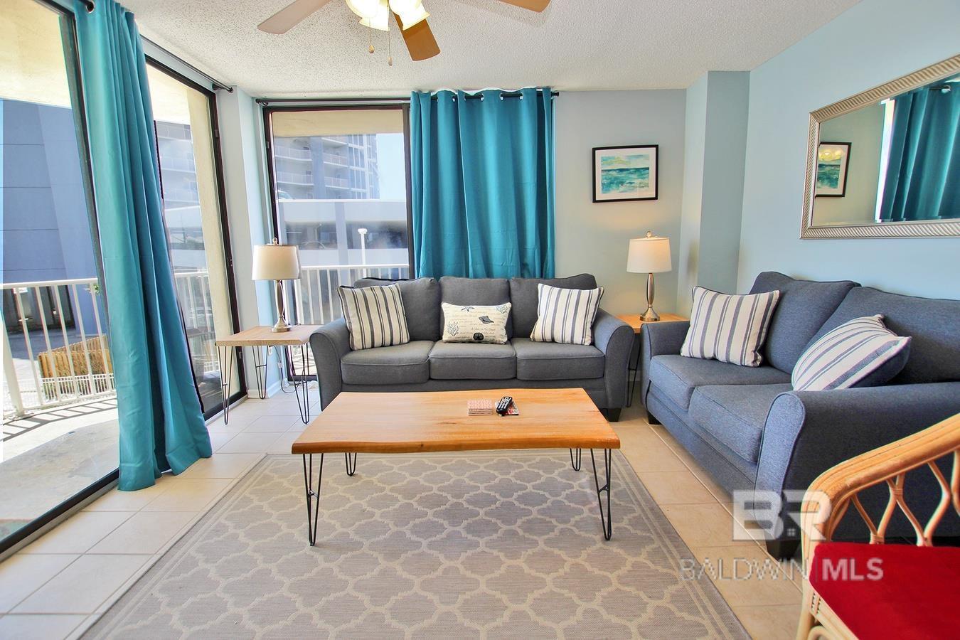 Image 3: Living Room