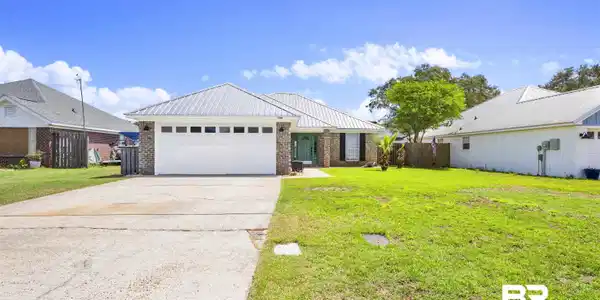 1368 W Hardwood Drive