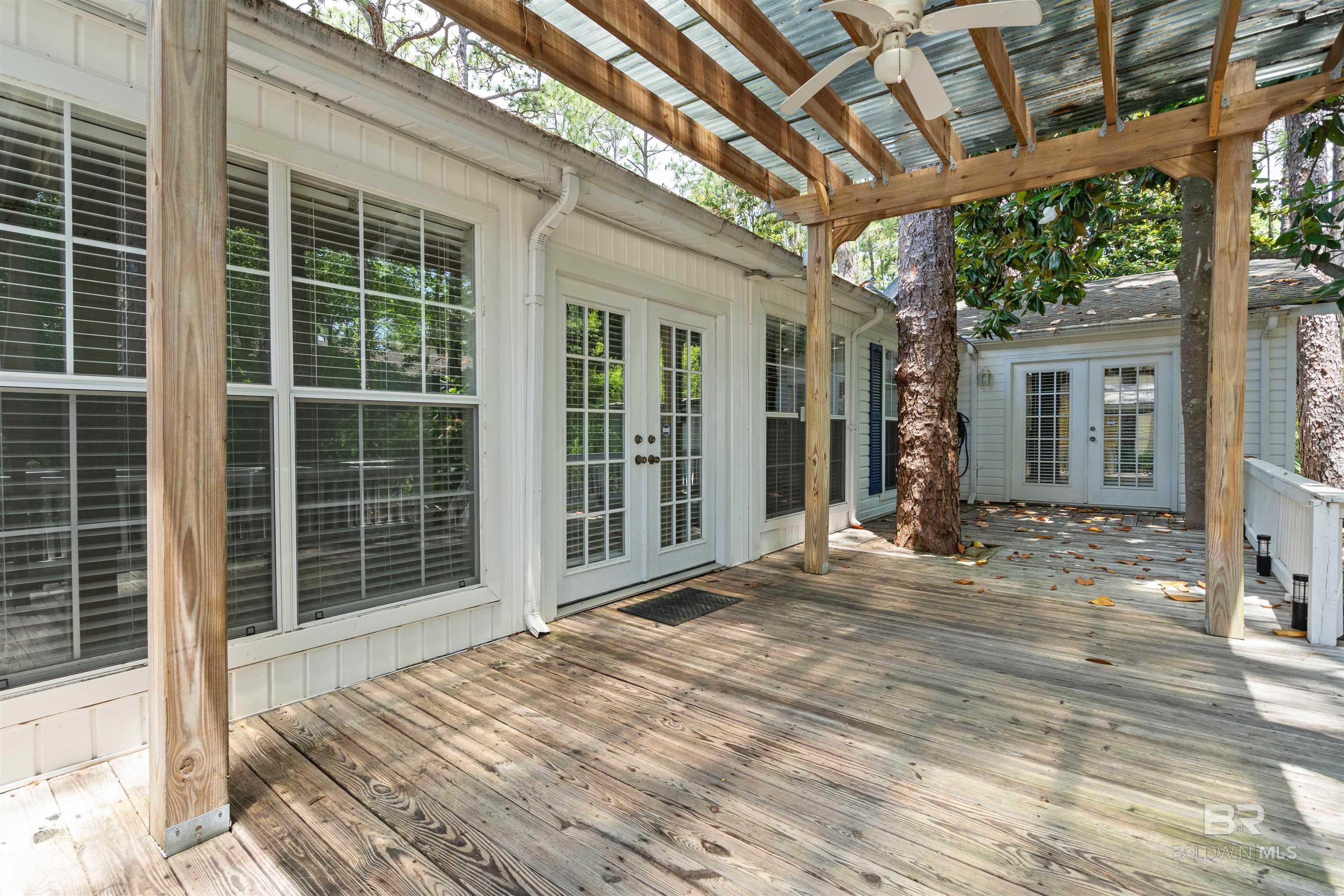 Image 3: Deck