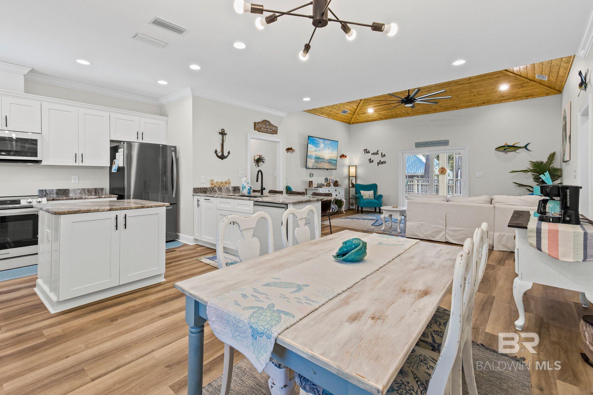 Image 3: Dining Area