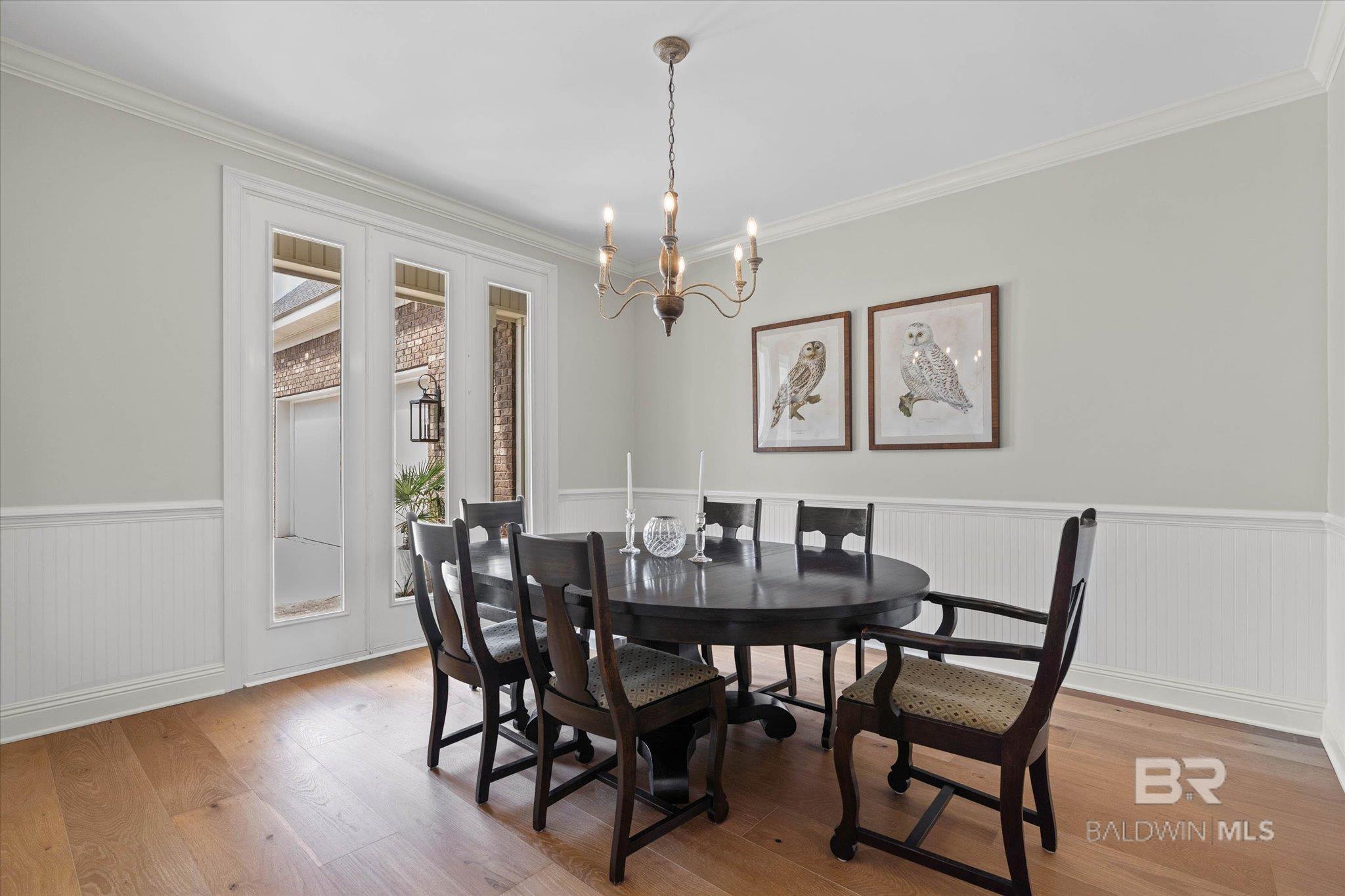 Image 3: Dining Area