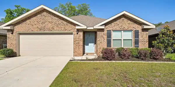 8238 Irwin Loop