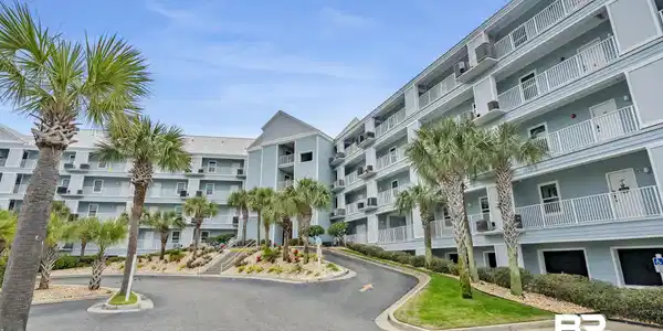 Image 3: View of apartment building / complex