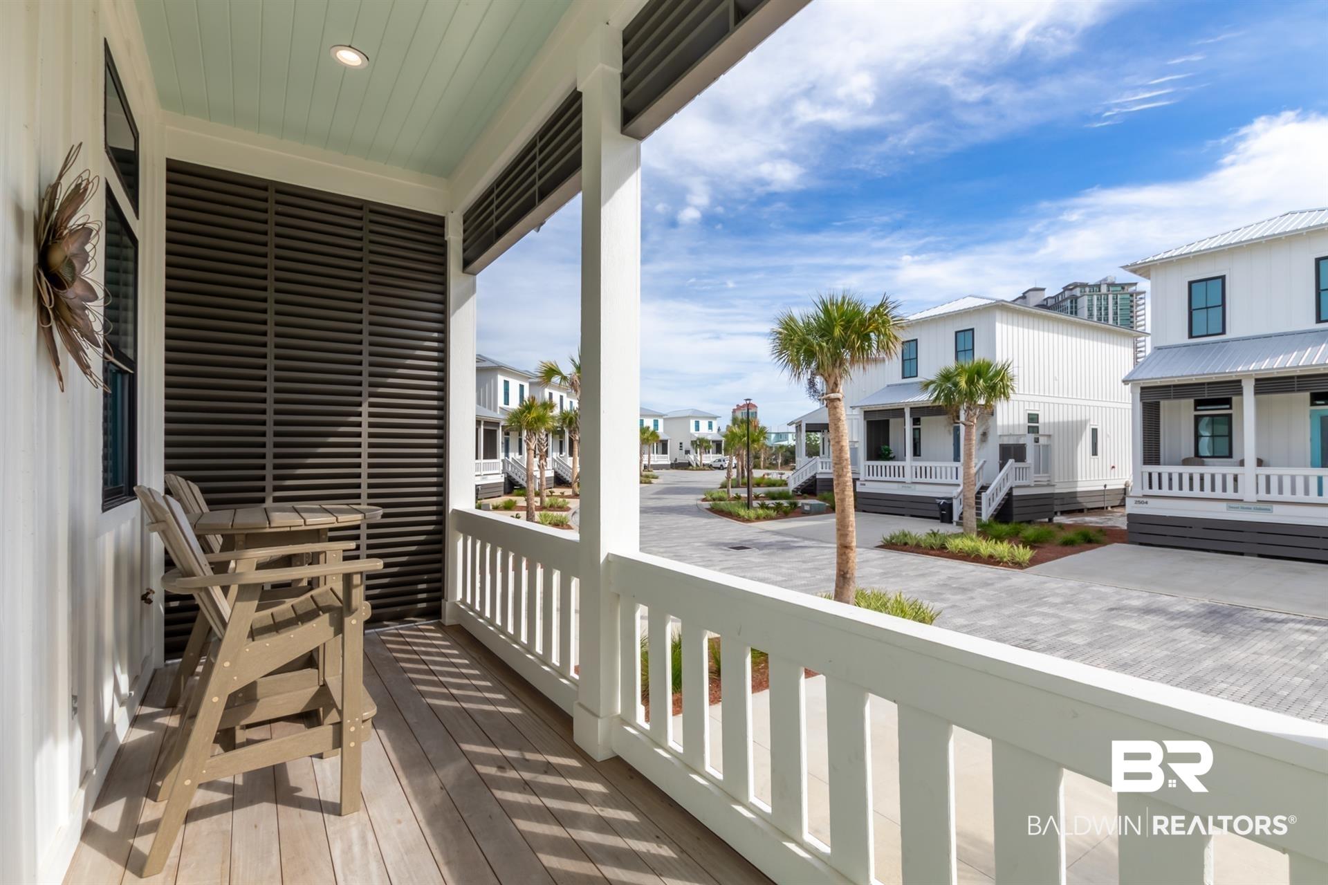 Image 4: Front Porch