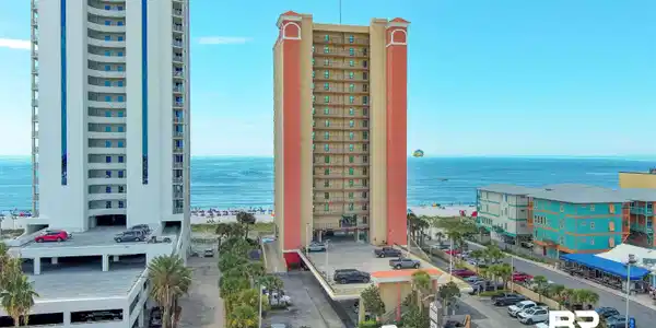 533 W Beach Boulevard