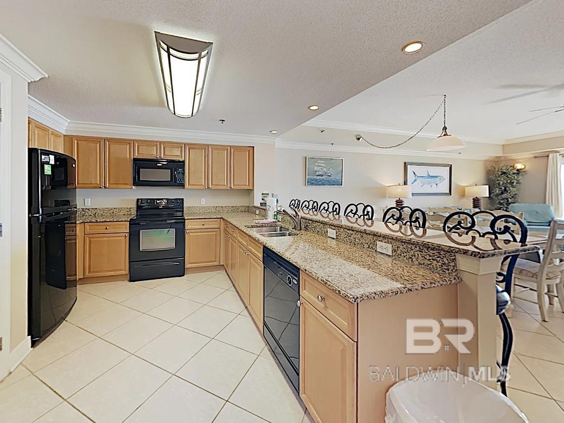 Image 2: Kitchen