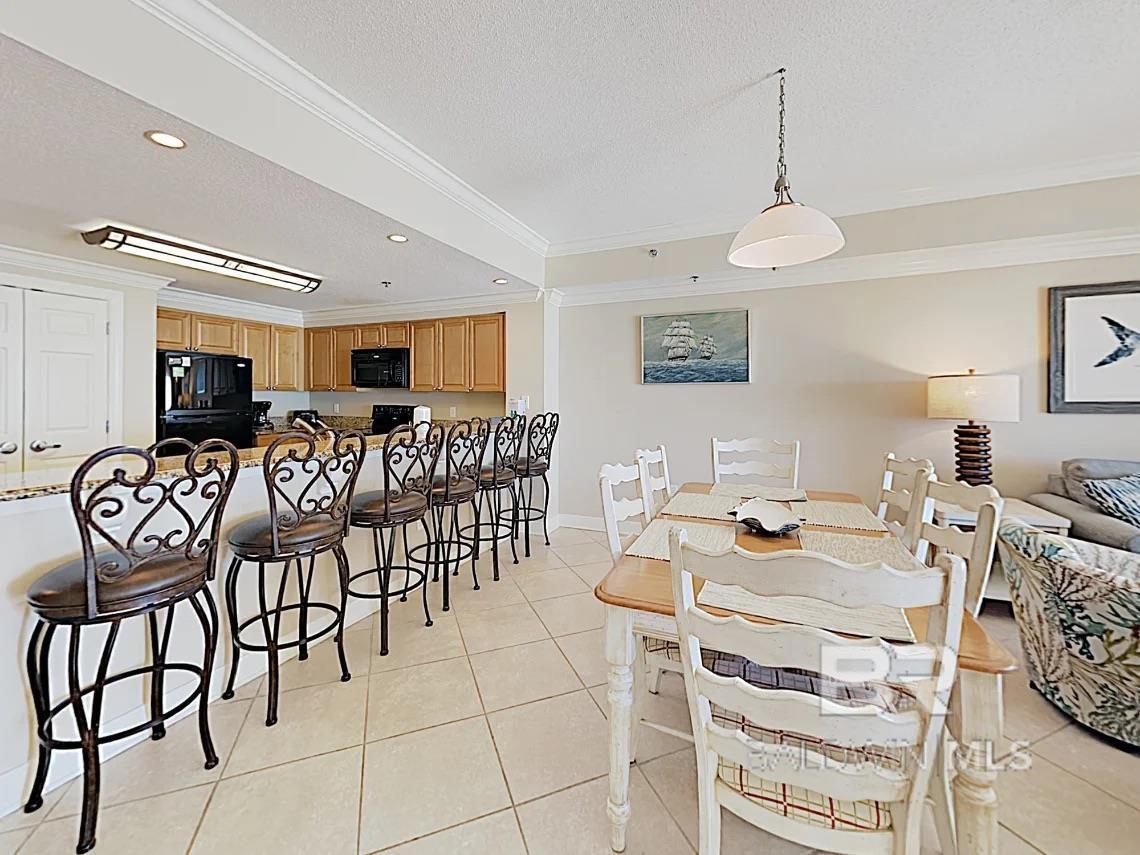 Image 3: Dining Area