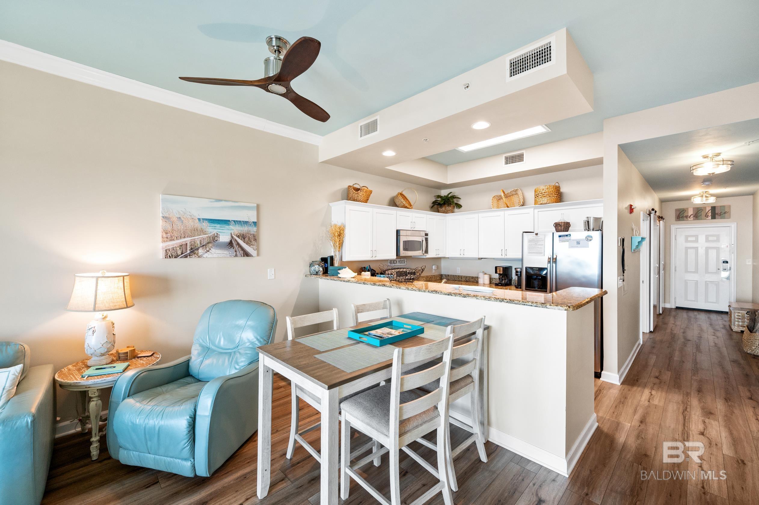 Image 4: Dining Area