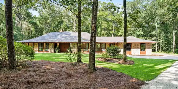 708 Hillwood Circle