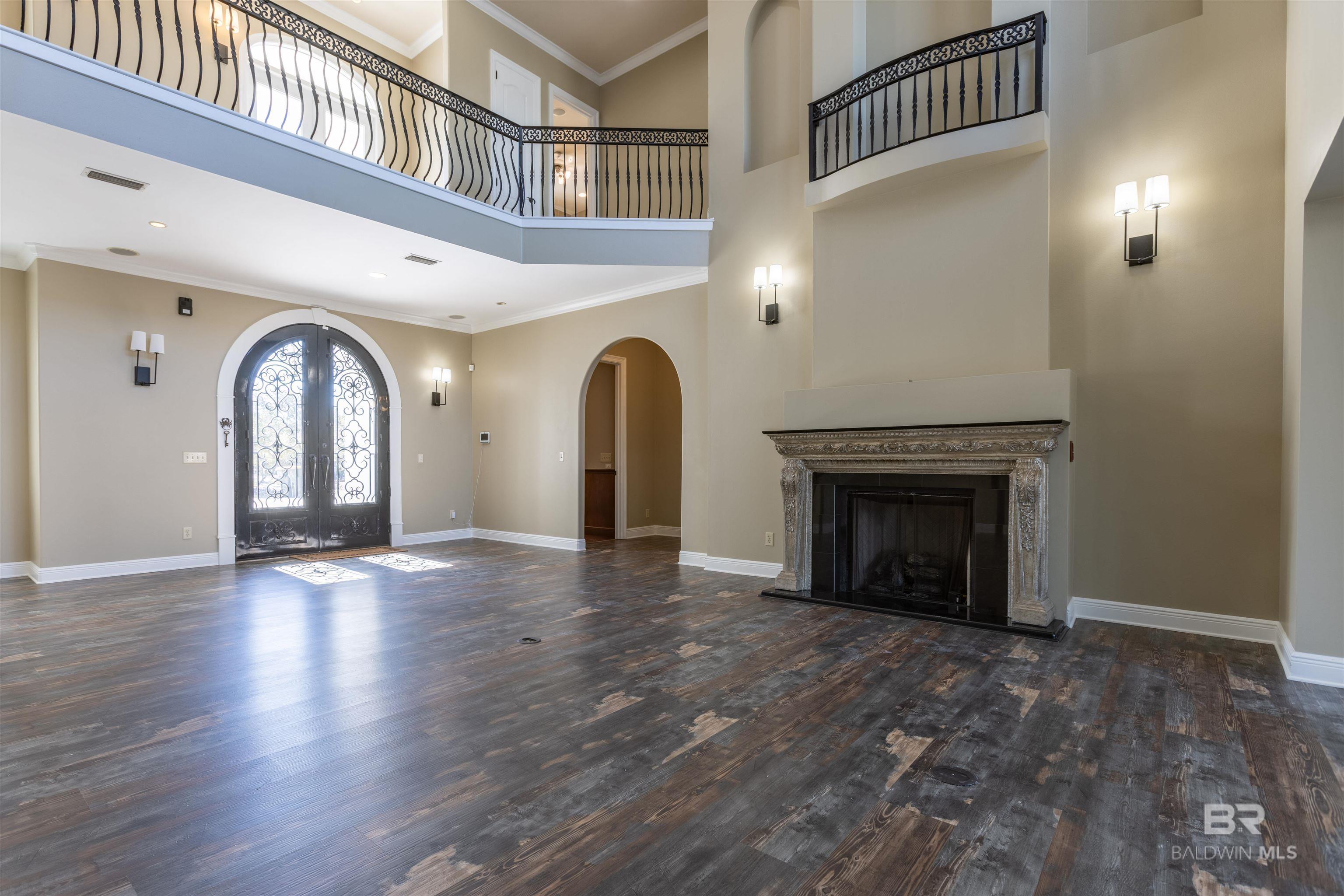 Image 4: Entrance Foyer