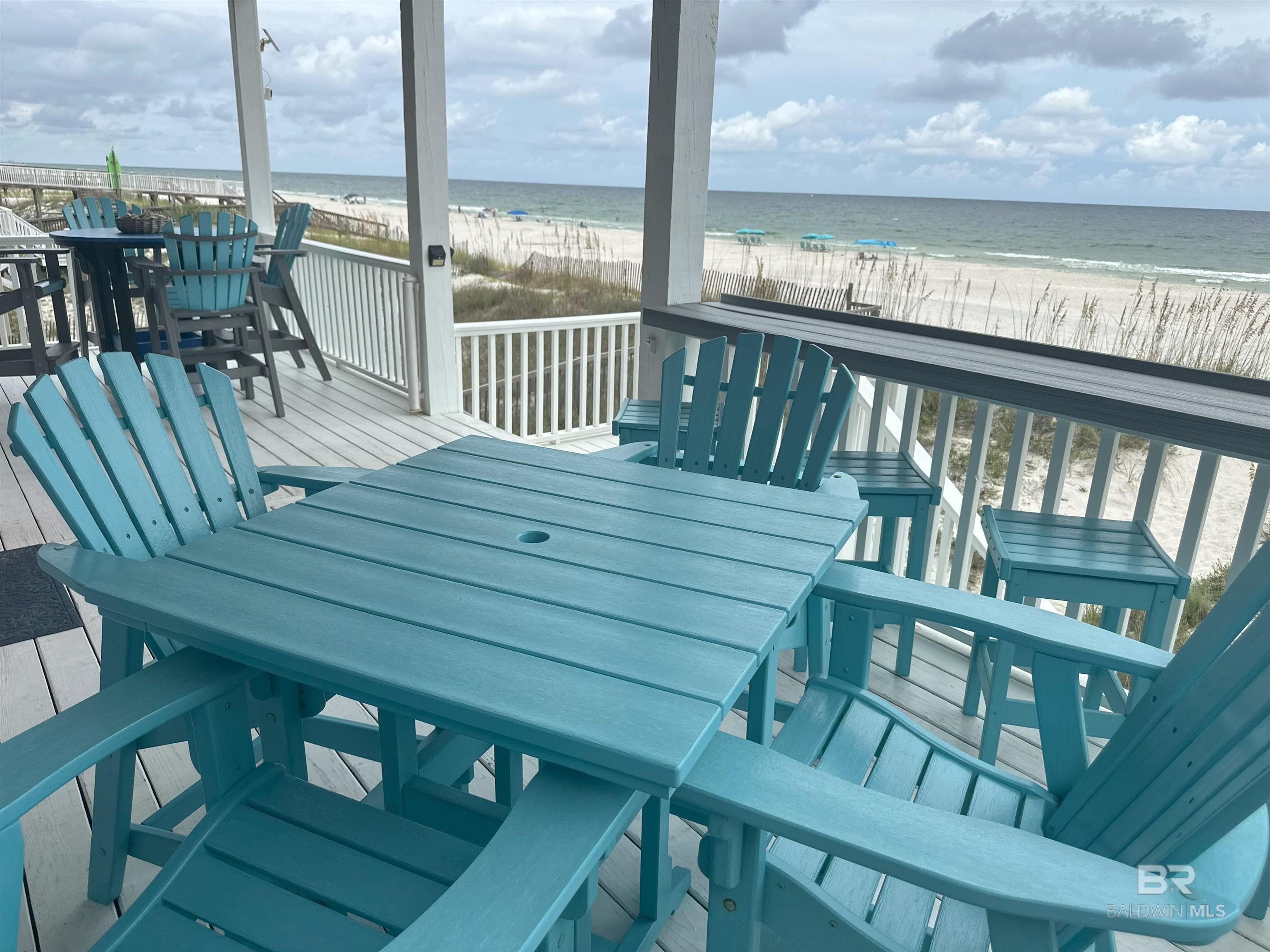 Image 3: Main Floor Deck