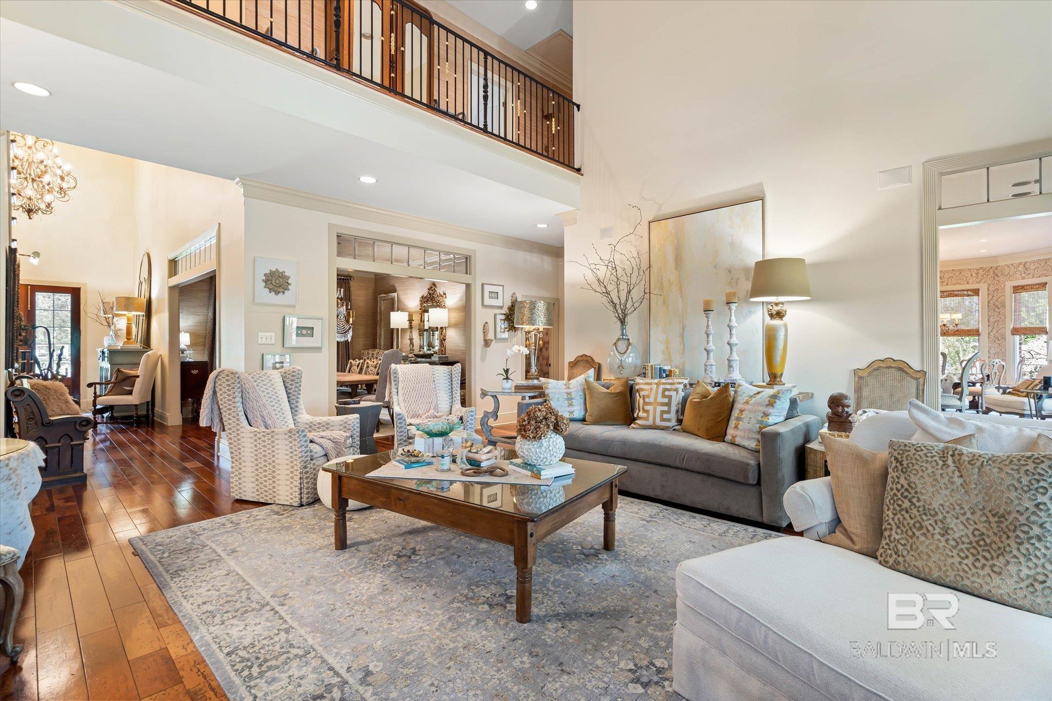 Image 3: Living Room