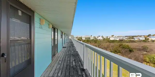 Image 2: Deck