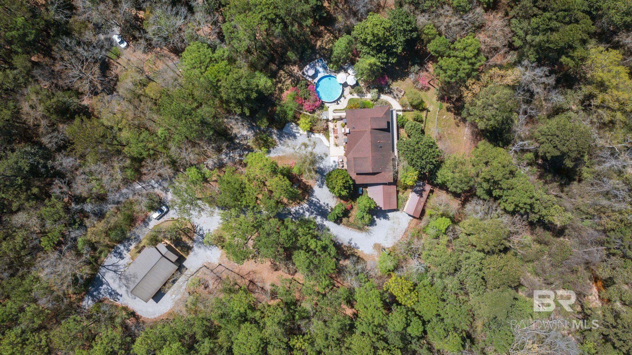 Image 3: Views of 6.4 acres