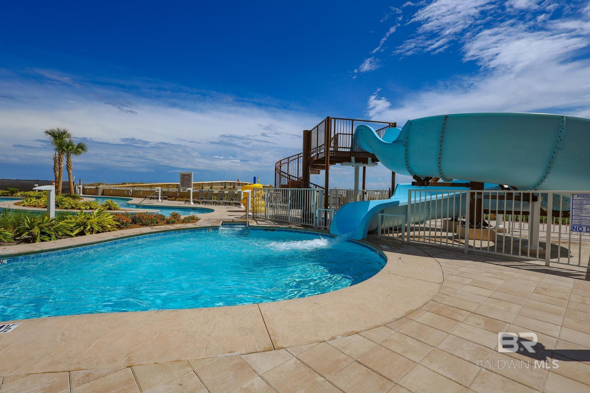 Image 2: Pool