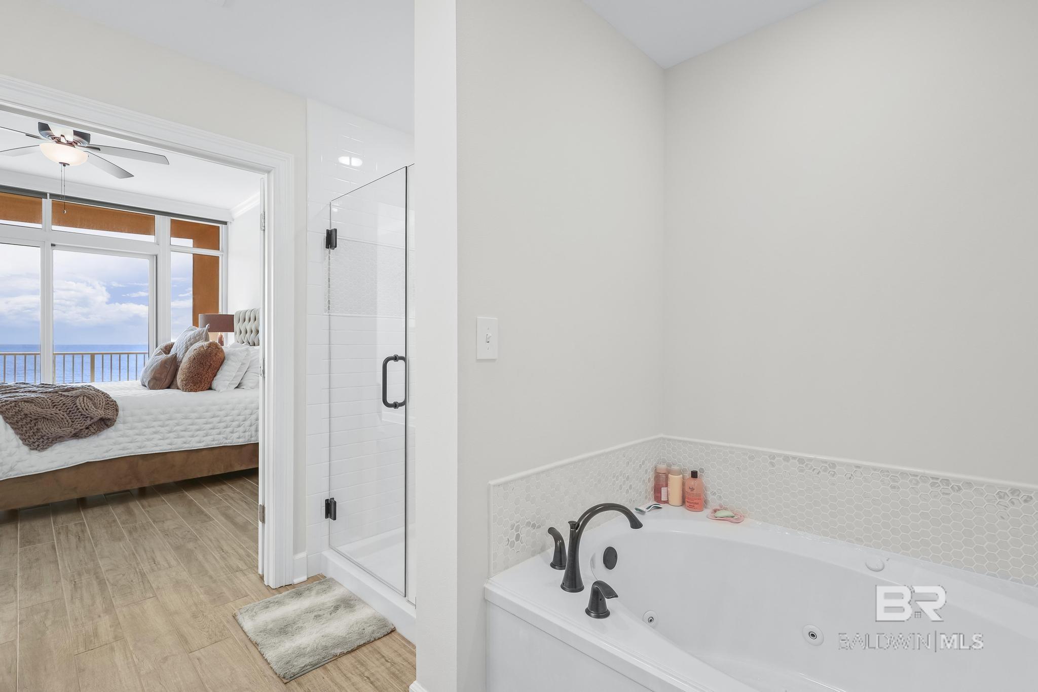 Image 3: Bathroom