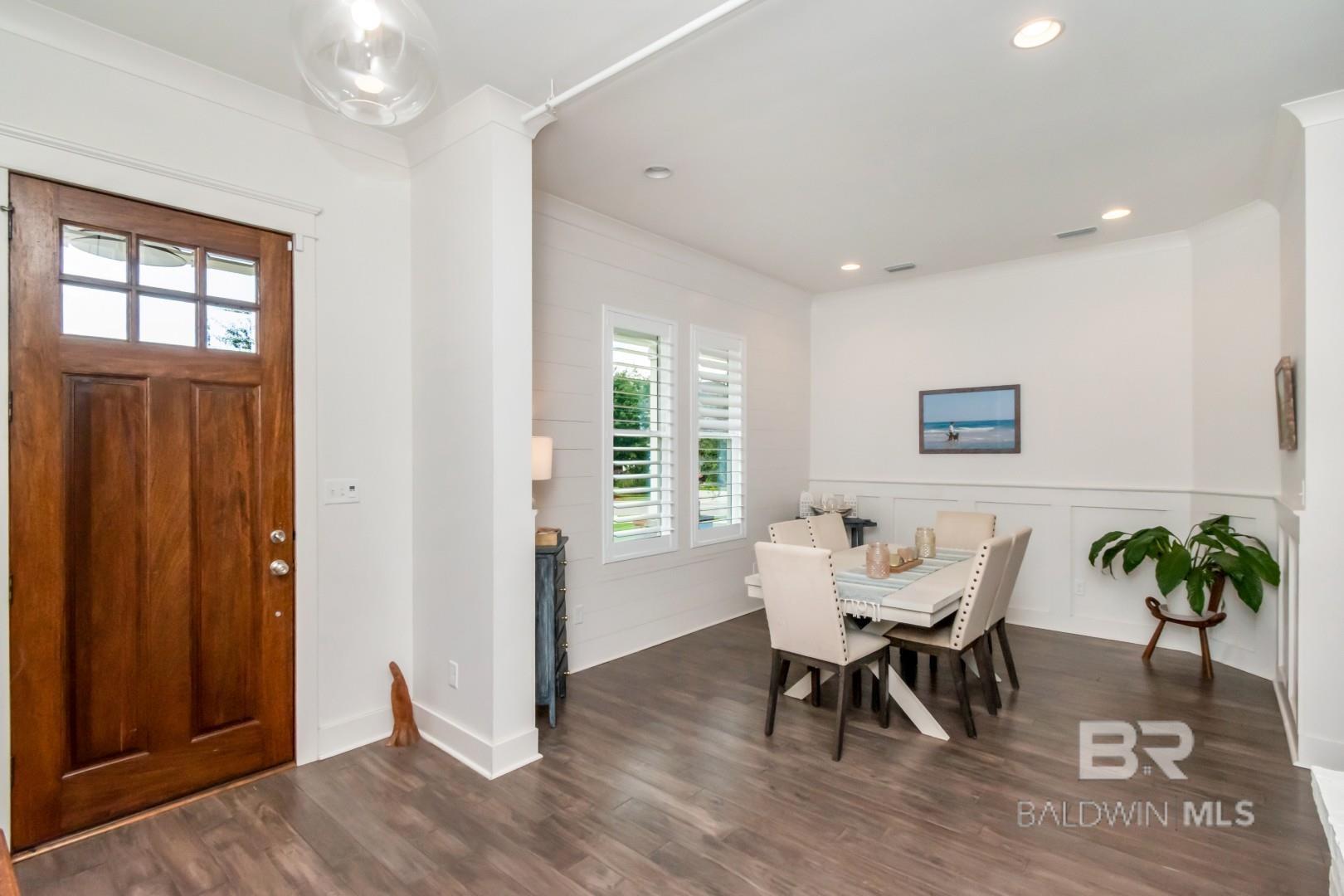 Image 4: Entrance Foyer