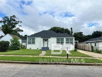 1304 N CLOVERLEAF Circle