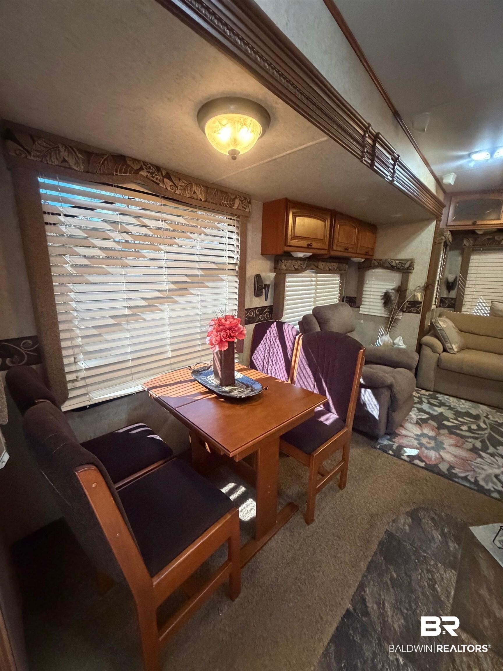 Image 3: View of carpeted dining area