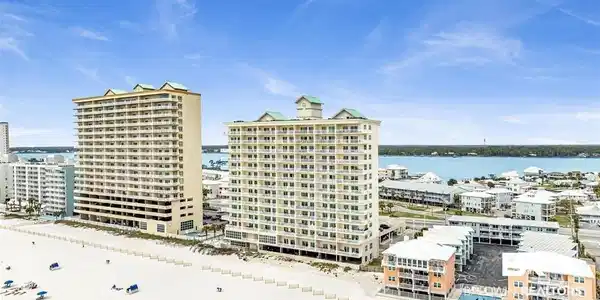 921 W Beach Boulevard