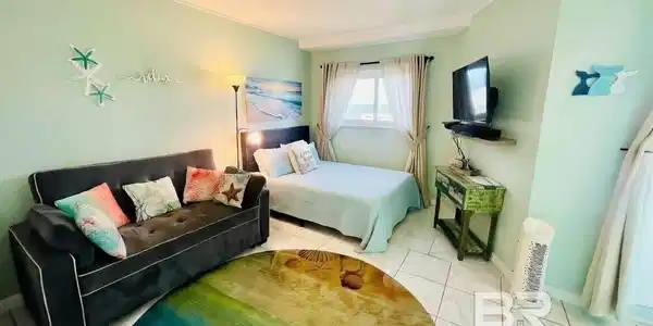 375 Plantation Road