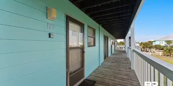 728 W Beach Boulevard
