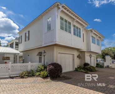 4 Downtown Founders Lane
