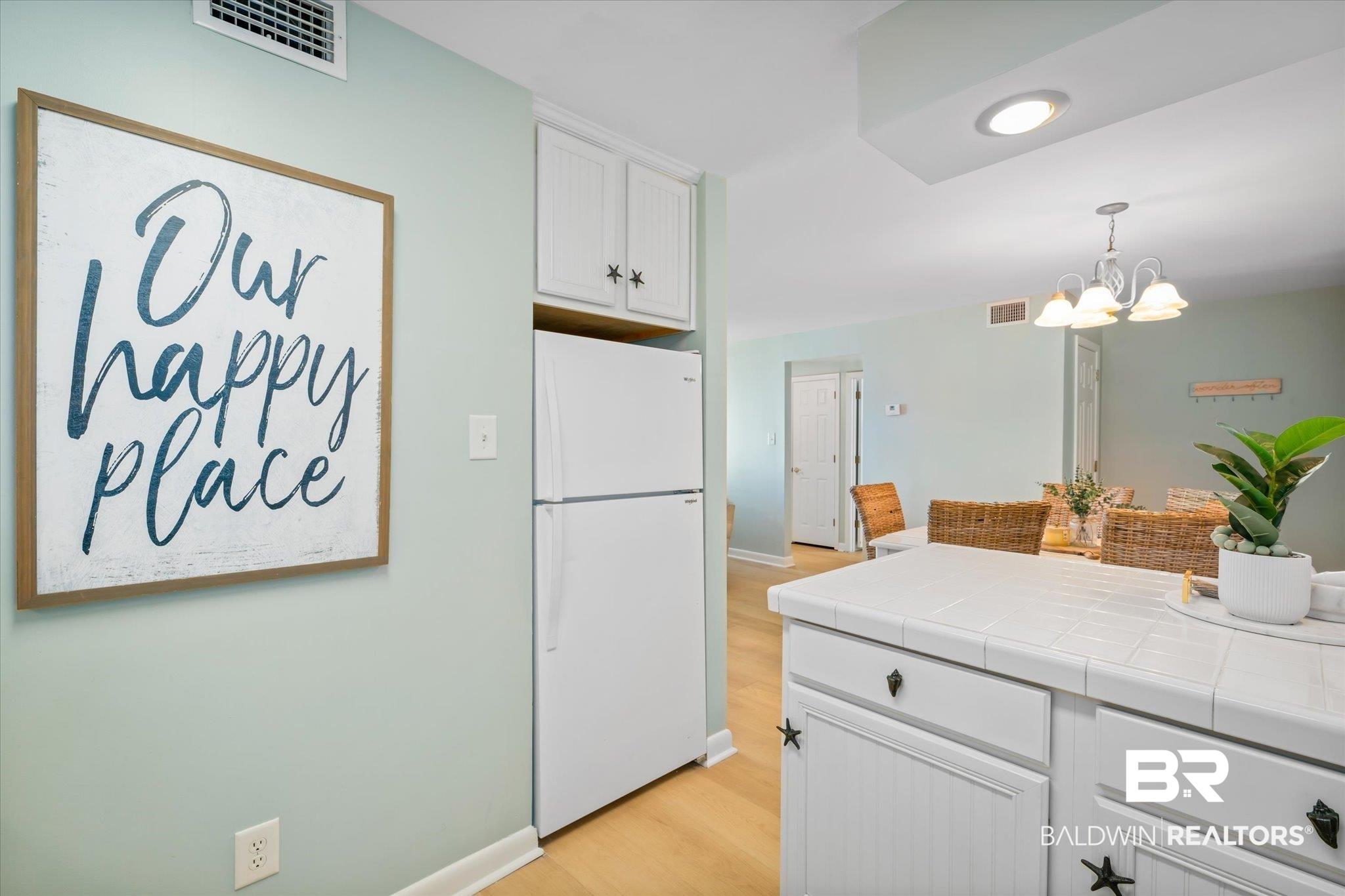 Image 3: Kitchen