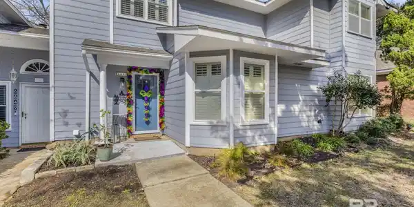 6651 Jackson Square