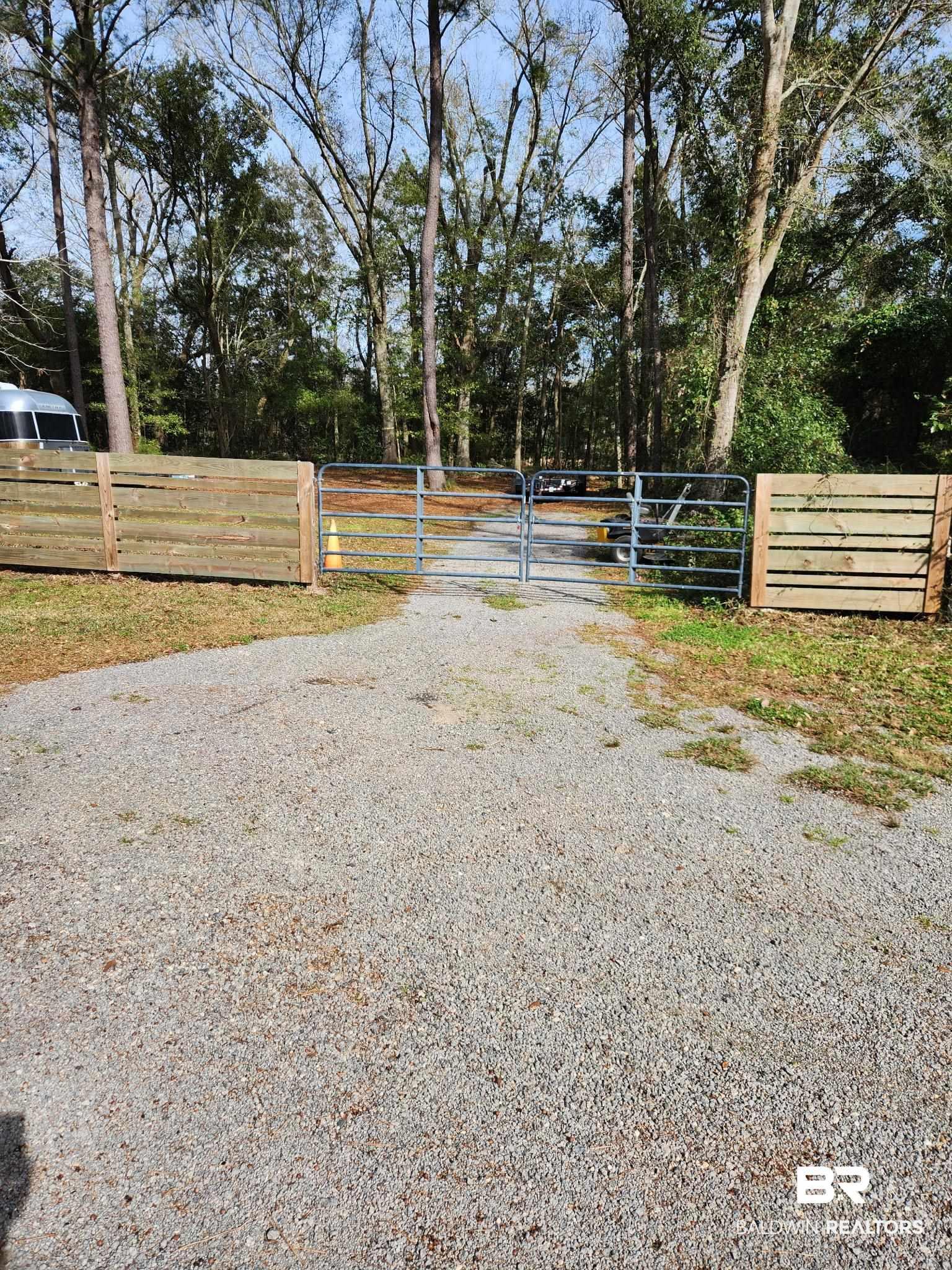 Image 4: 2 LOTS 220' FRONTAGE