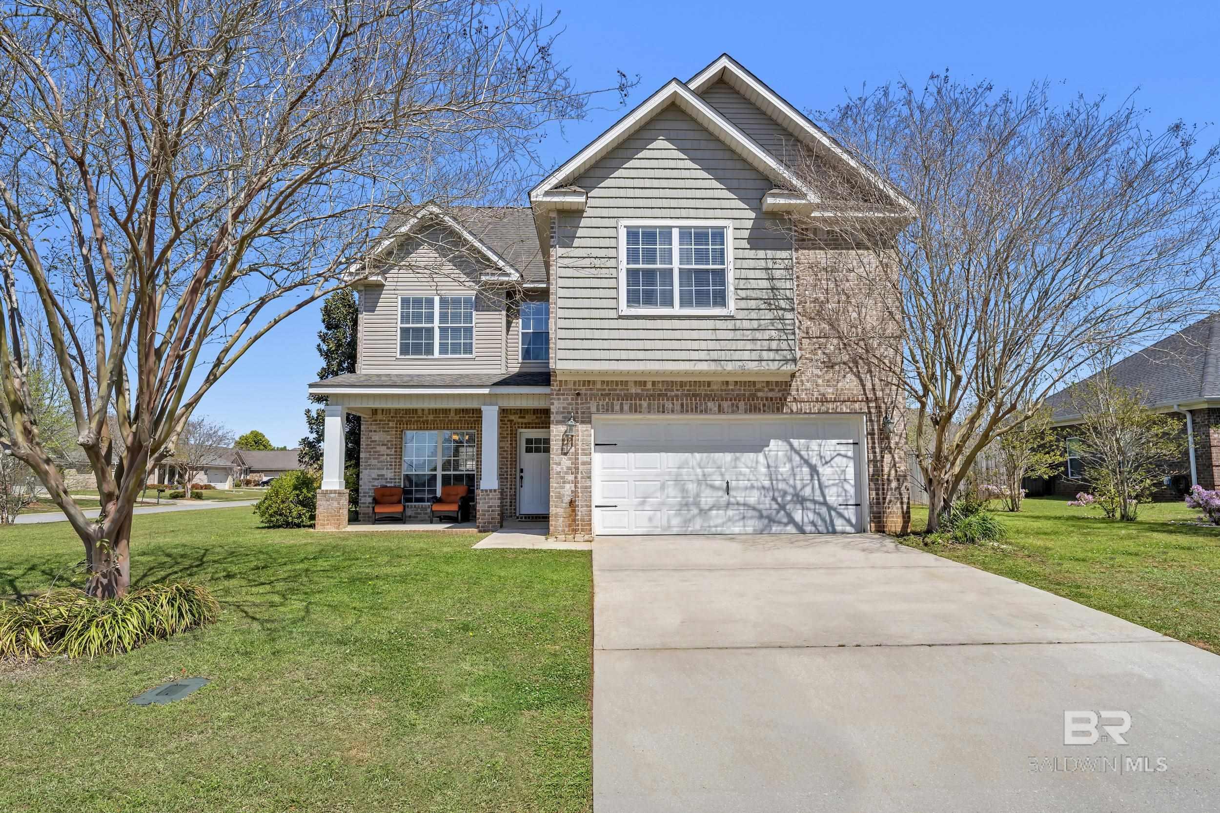 Image 4: Front Of Structure