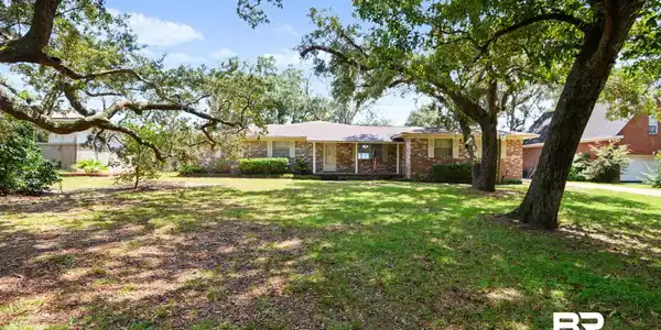 9182 Bay View Drive
