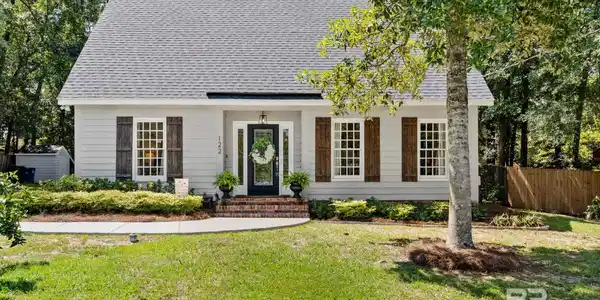 122 Ridgewood Drive
