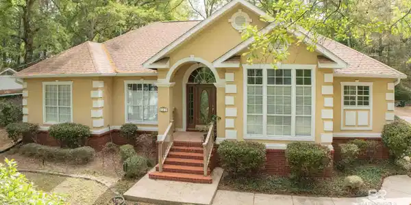 685 Ridgewood Drive