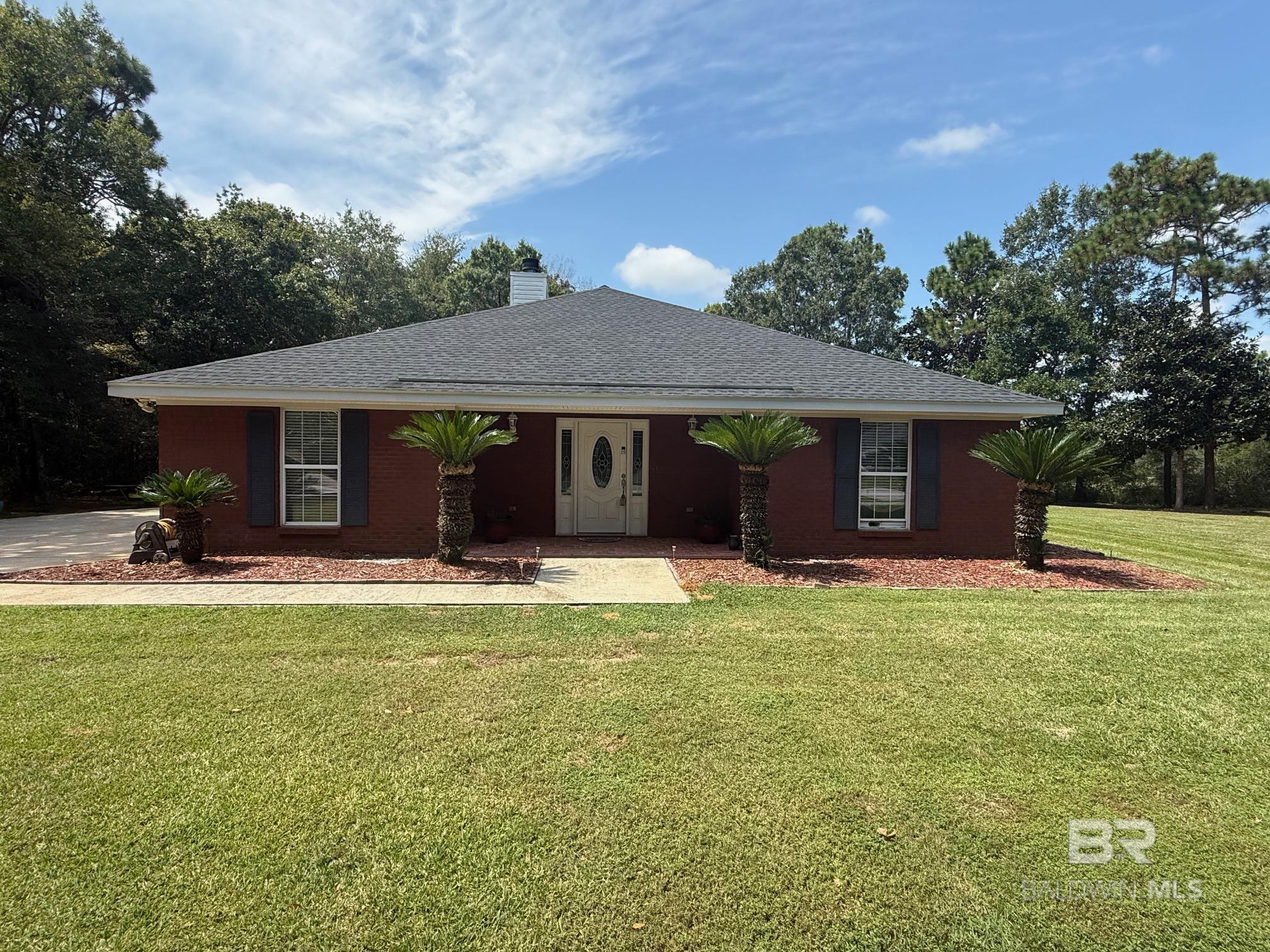 Image 1: 9830 Pineview Avenue