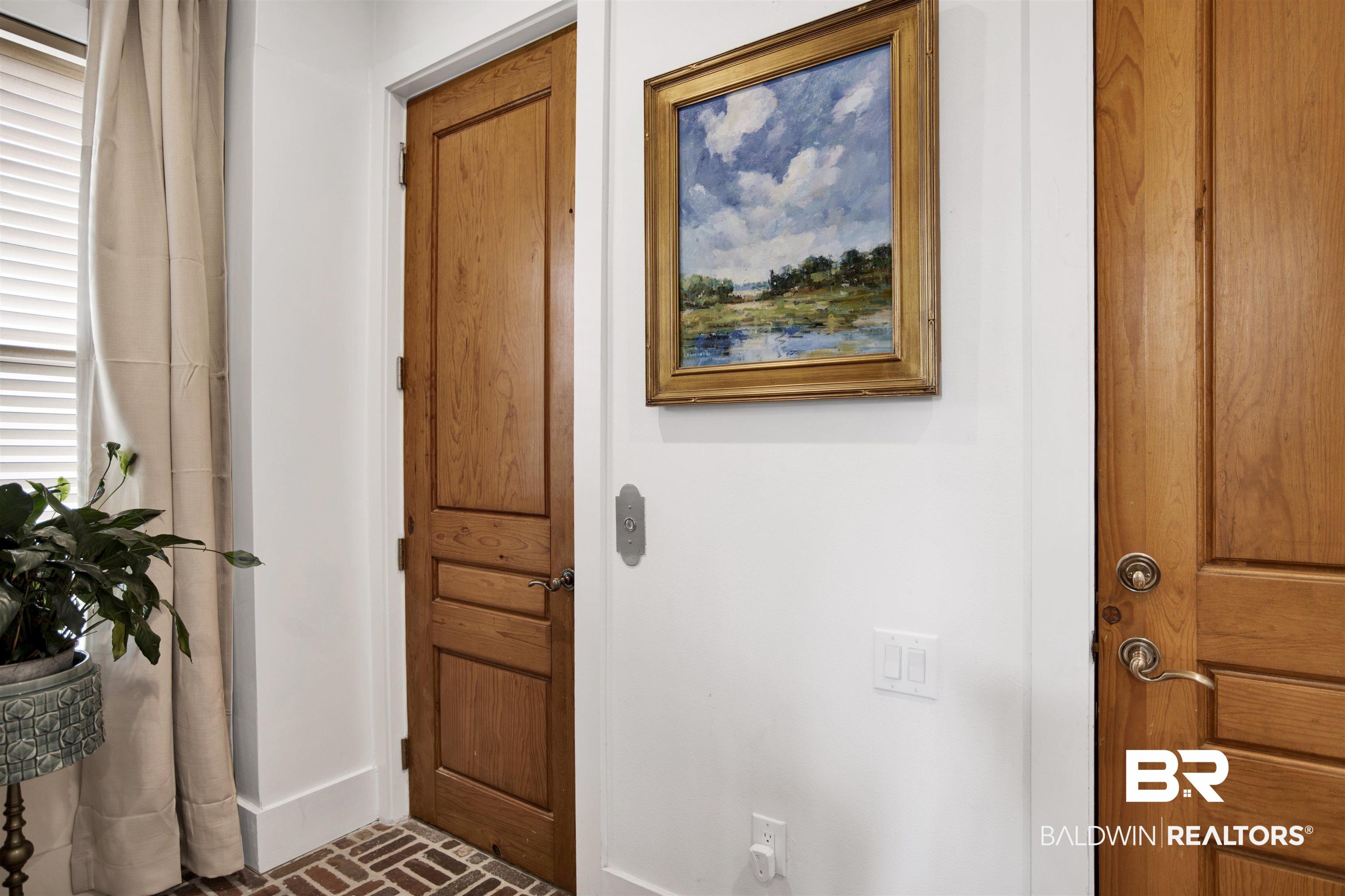 Image 4: Entrance to property
