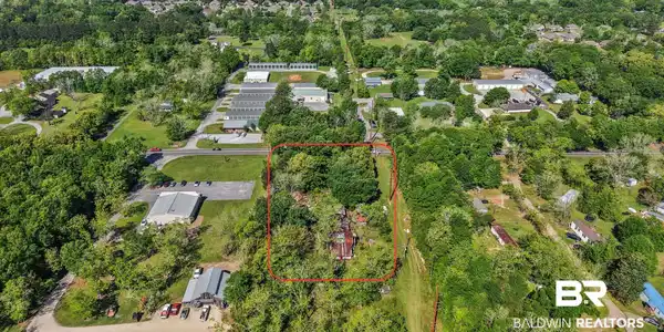 Image 2: Aerial view with property boundaries marked.