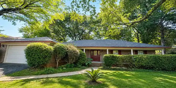 105 Dewitt Loop
