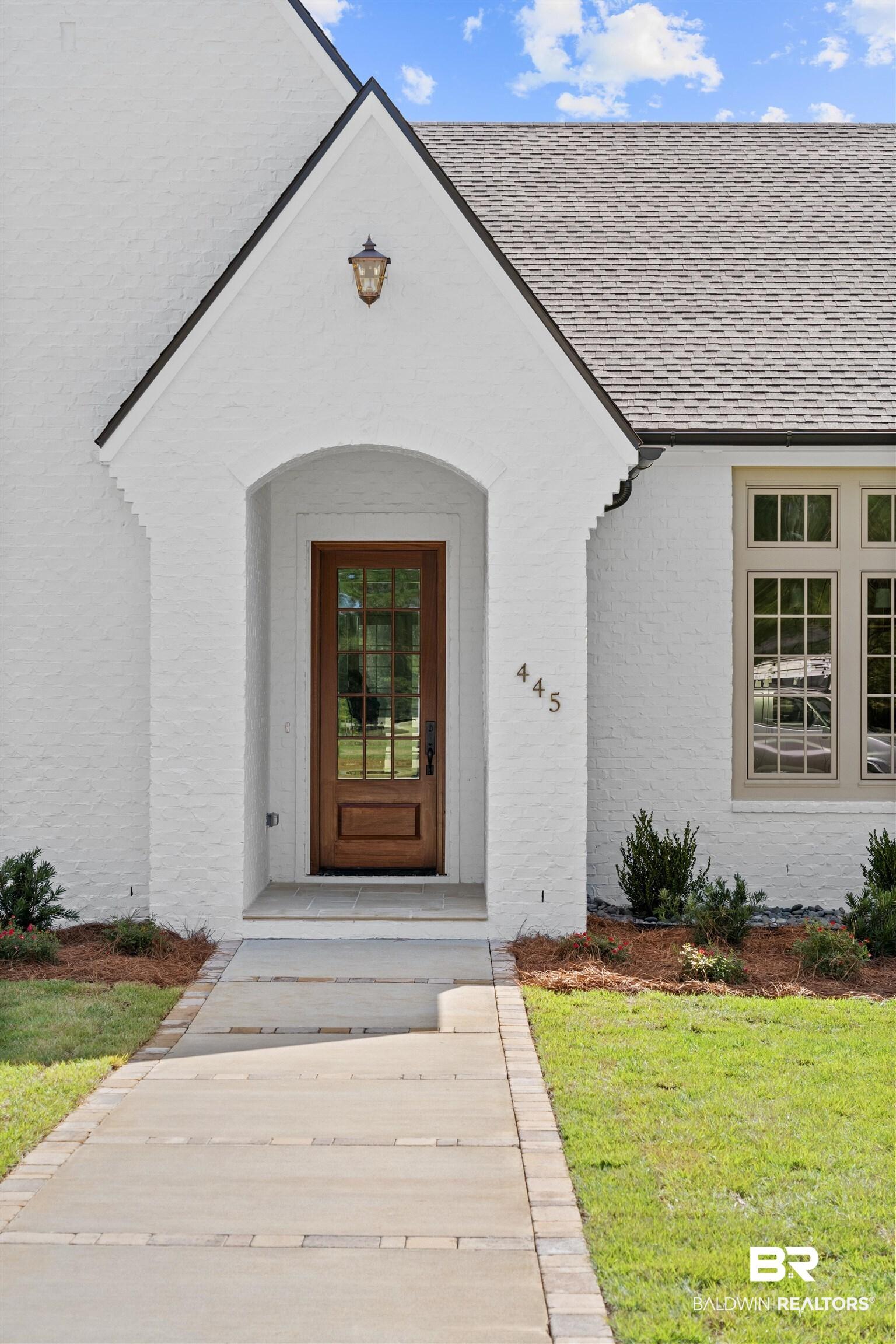 Image 3: Entryway