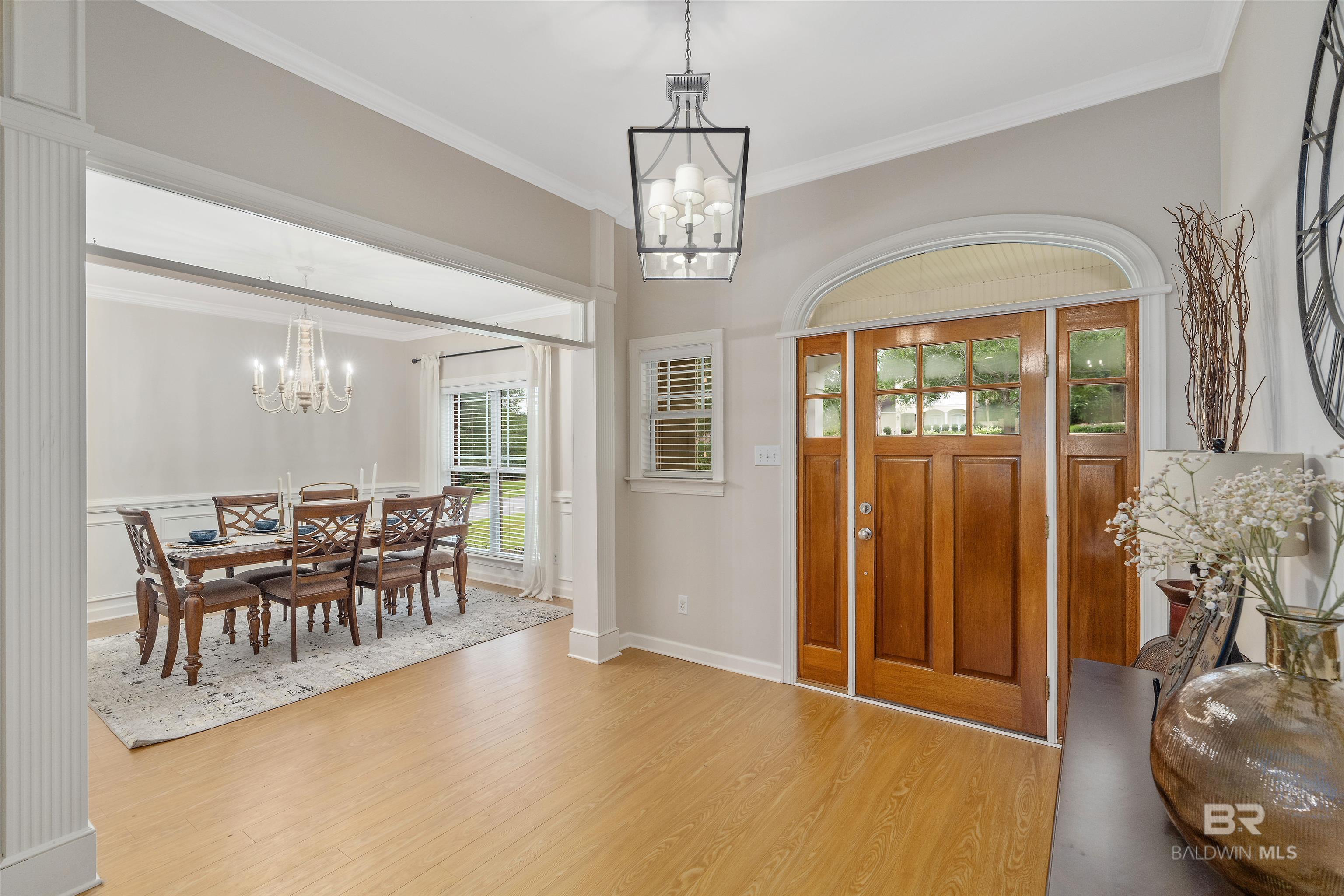 Image 4: Foyer