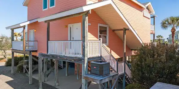 1233 W Lagoon Avenue