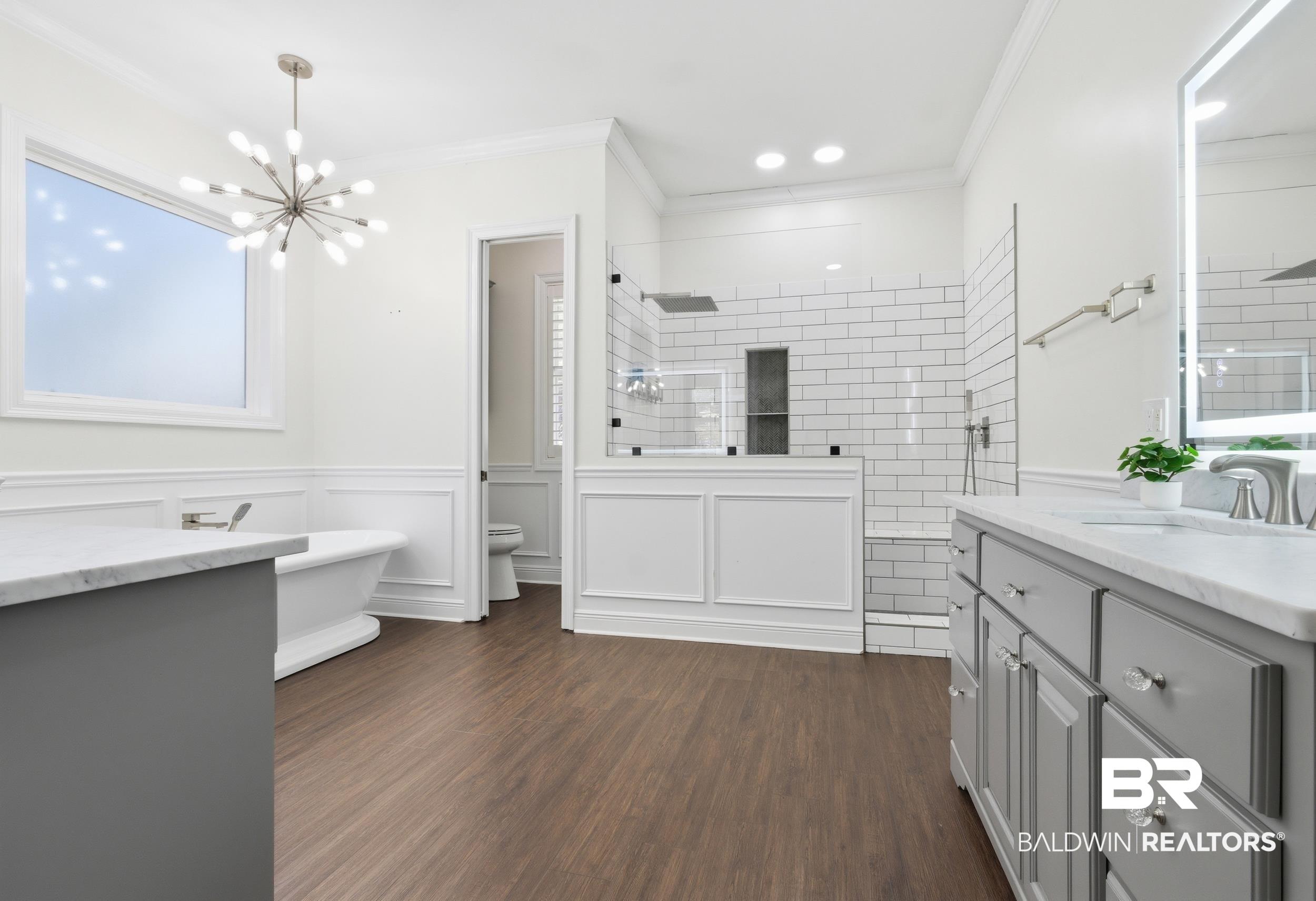 Image 4: Primary Bath