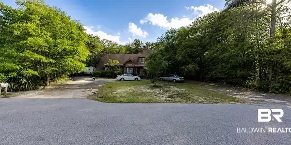 609 Royal Oak Circle