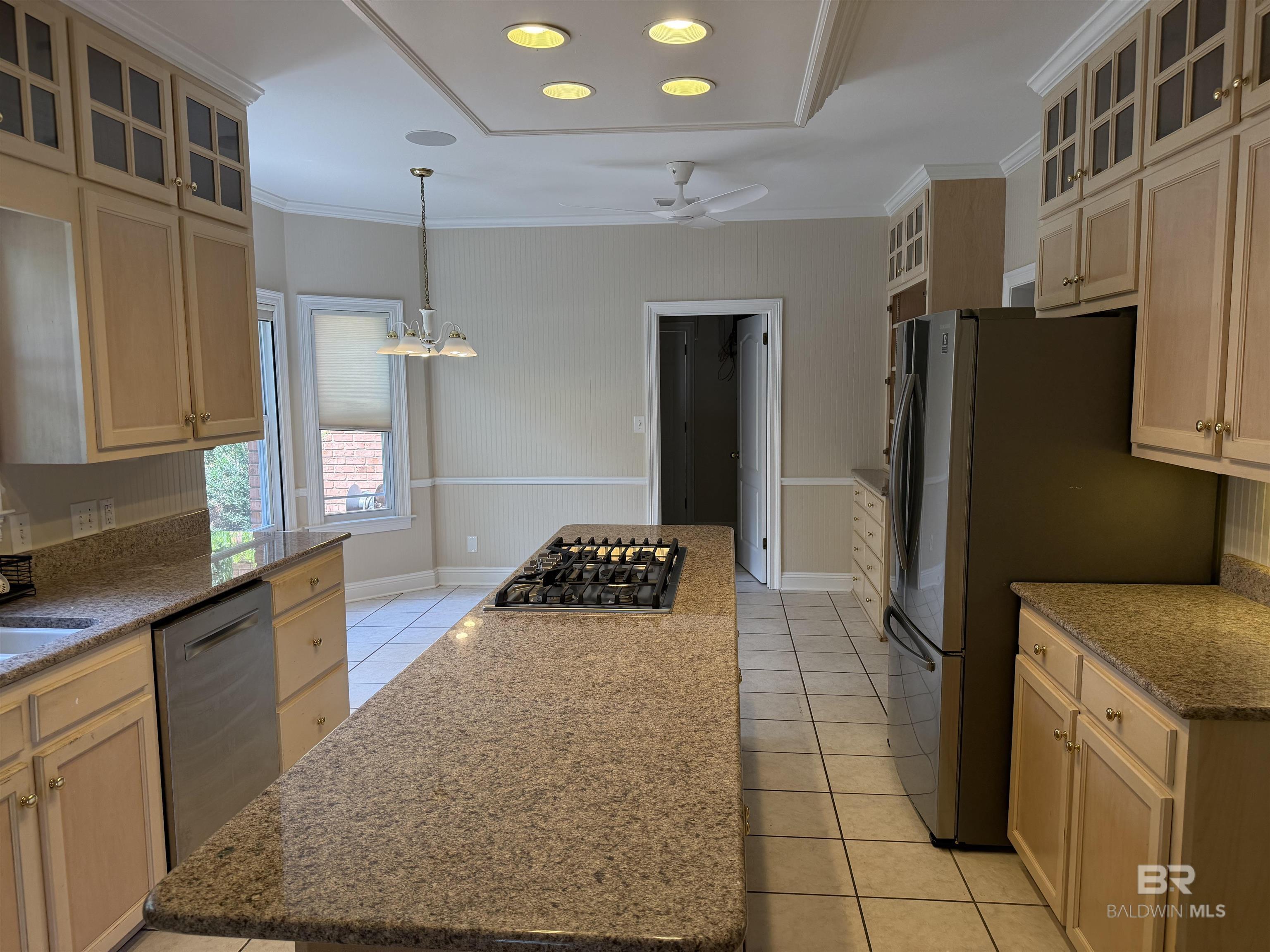 Image 2: Kitchen